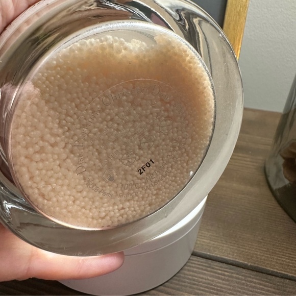 Miss Dior Scented Bath Pearls - Picture 3 of 3